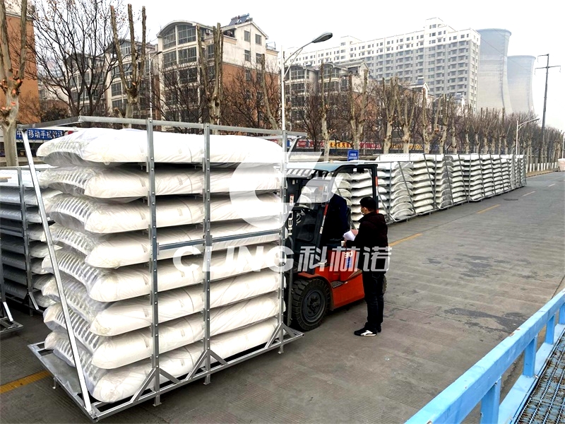 6 containers bus A/C delivery