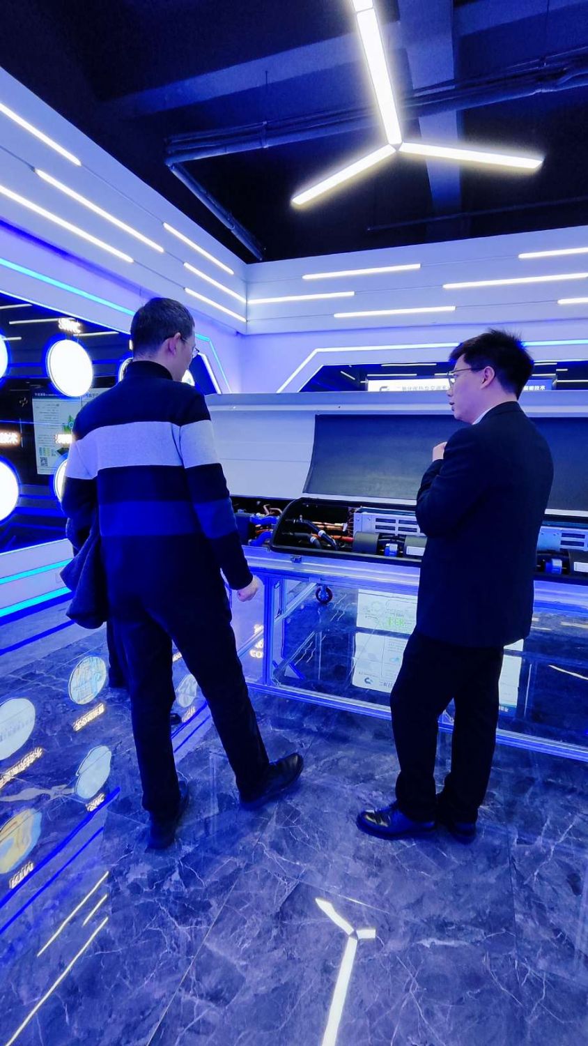 Introduce the company and products to customers