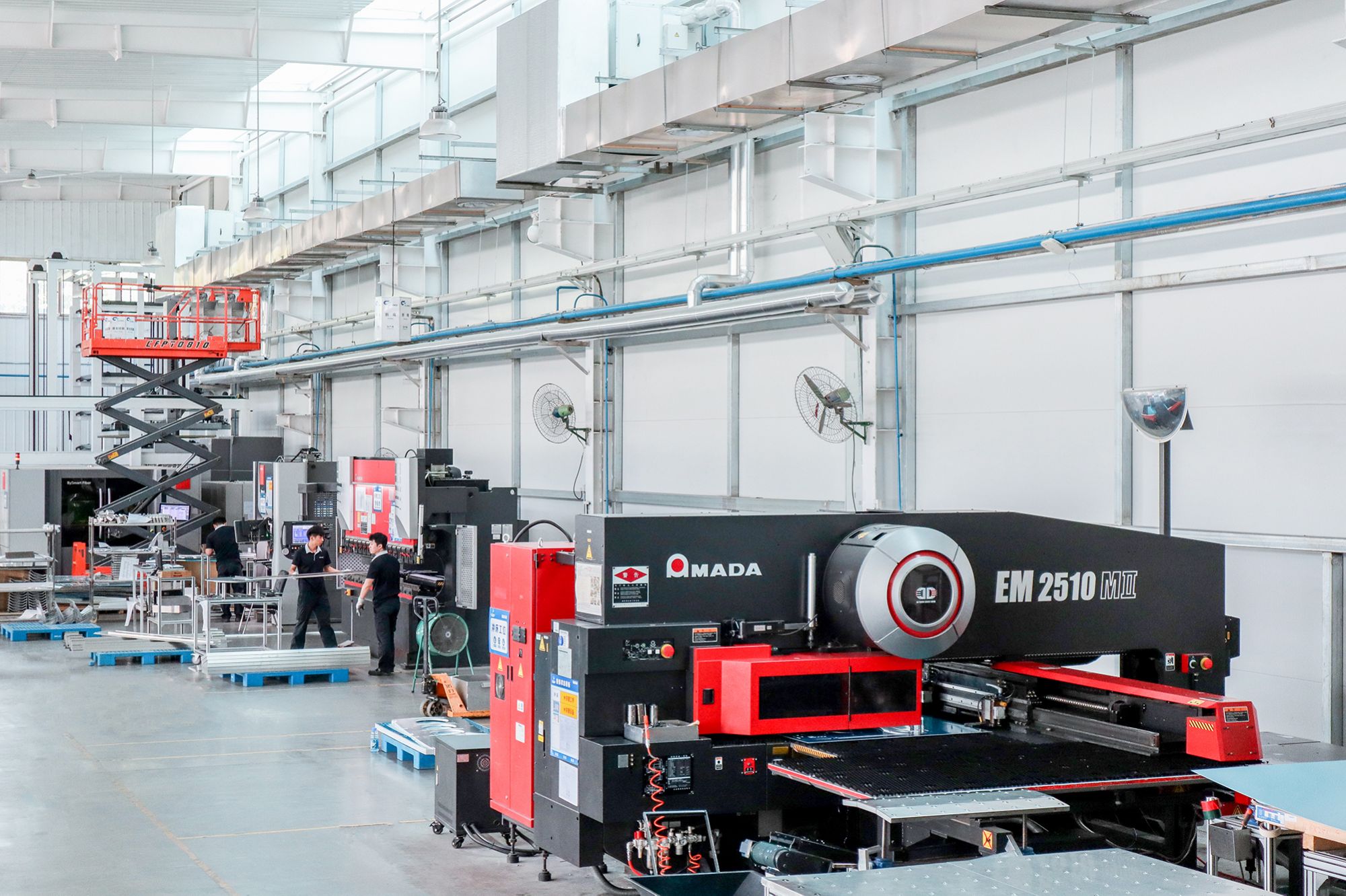 Cling Bus Air Conditioning Production Workshop Overview